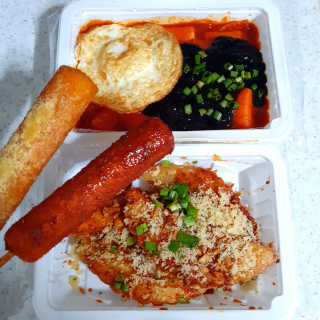 죠스떡볶이 [죠스푸드] 짜빠떡볶이+떡또그+범벅만두 신메뉴 3종 — 4점을 준 리뷰어가 2020년 4월 올린 사용 사진