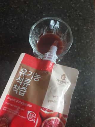 자연에온 유기농 석류 착즙 100mL 10개입 2BOX — 5점을 준 리뷰어가 2020년 11월 올린 사용 사진