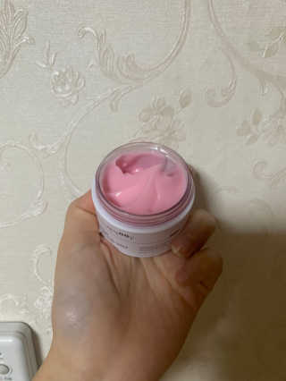 어글리프루프 크림 스탑디어글리 핑크모먼트 50ml — 4.5점을 준 리뷰어가 2020년 11월 올린 사용 사진