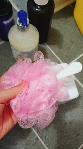 멈칫 멜팅 바디로션,  약산성 바디워시 택 1 — 5점을 준 리뷰어가 2020년 8월 올린 사용 사진