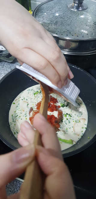 닥터키친 두유투움바파스타를 빼당빼당 — 4.5점을 준 리뷰어가 2020년 4월 올린 사용 사진