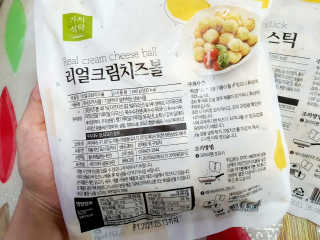 가치식탁 리얼치즈스틱, 리얼크림치즈볼 — 5점을 준 리뷰어가 2020년 8월 올린 사용 사진