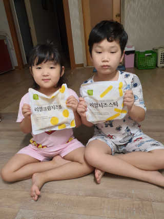 가치식탁 리얼치즈스틱, 리얼크림치즈볼 — 5점을 준 리뷰어가 2020년 9월 올린 사용 사진