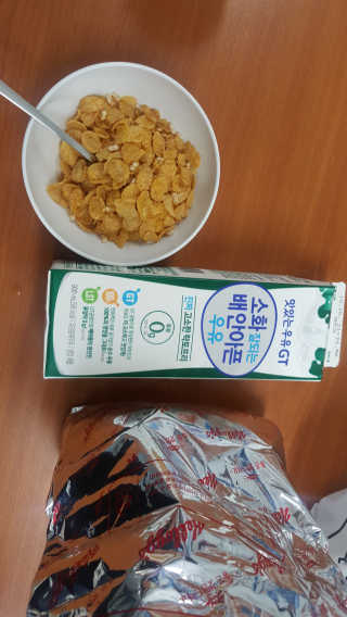남양유업 맛있는우유GT 소화잘되는 배안아픈우유 3EA — 5점을 준 리뷰어가 2020년 10월 올린 사용 사진