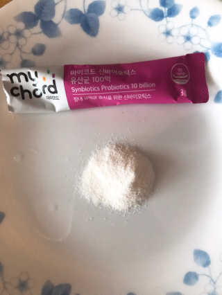 JW중외제약 마이코드 신바이오틱스 유산균 100억 — 5점을 준 리뷰어가 2020년 7월 올린 사용 사진