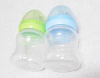 유비맘 신생아젖병 120ml 트리플팩_ 젖꼭지 포함 — 5점을 준 리뷰어가 2020년 6월 올린 사용 사진
