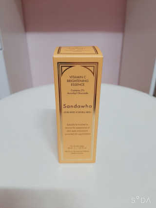 [스킨큐어] 산다화 비타민C 화이트닝 에센스 30ml — 4점을 준 리뷰어가 2020년 4월 올린 사용 사진