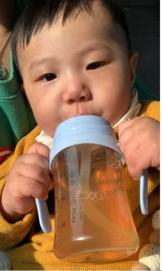 유비맘 PPSU 젖병 노꼭지_260ml_컬러 랜덤 발송 — 5점을 준 리뷰어가 2020년 10월 올린 사용 사진
