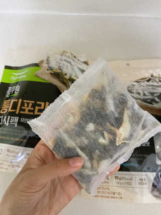 [풀무원] 자연의 감칠맛 통디포리, 통멸치 다시팩 세트 — 5점을 준 리뷰어가 2020년 5월 올린 사용 사진