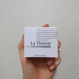 La Theorie Hydrating Ingredients | 하이드레이팅 인그레이디언츠 — 5점을 준 리뷰어가 2020년 4월 올린 사용 사진