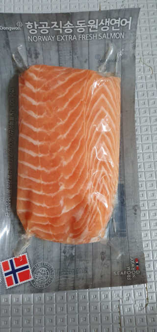 동원산업 항공직송 동원생연어_400g — 1점을 준 리뷰어가 2020년 5월 올린 사용 사진