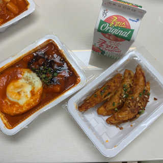 죠스떡볶이 [죠스푸드] 짜빠떡볶이+떡또그+범벅만두 신메뉴 3종 — 4점을 준 리뷰어가 2020년 5월 올린 사용 사진