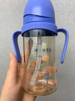 유비맘 샘방지 PPSU 빨대컵_컬러 랜덤 발송 — 5점을 준 리뷰어가 2020년 4월 올린 사용 사진