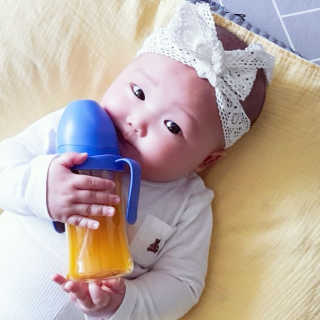 유비맘 샘방지 PPSU 빨대컵_컬러 랜덤 발송 — 5점을 준 리뷰어가 2020년 4월 올린 사용 사진