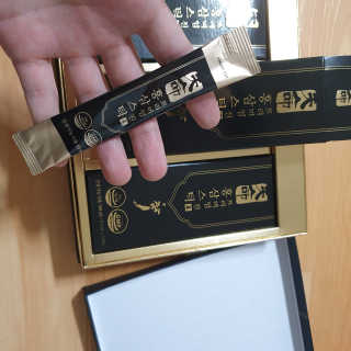 헬스업_천명진프리미엄홍삼스틱_10ml x 30포 — 5점을 준 리뷰어가 2020년 10월 올린 사용 사진