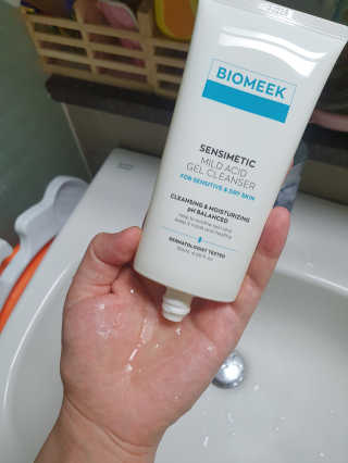 바이오믹 BIOMEEK SENSIMETIC MILD ACID CLEANSER — 5점을 준 리뷰어가 2020년 7월 올린 사용 사진