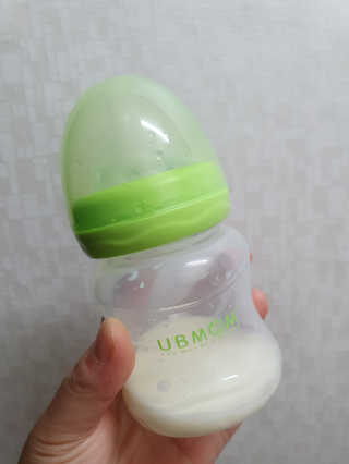 유비맘 신생아젖병 120ml 트리플팩_ 젖꼭지 포함 — 5점을 준 리뷰어가 2020년 6월 올린 사용 사진