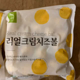 가치식탁 리얼치즈스틱, 리얼크림치즈볼 — 5점을 준 리뷰어가 2020년 8월 올린 사용 사진