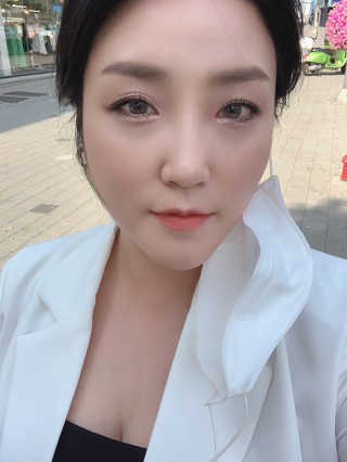 [KJ style] 헤어스타일링 + 메이크업 세트 — 5점을 준 리뷰어가 2020년 6월 올린 사용 사진