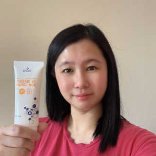 트리티스 SG_[TREATIS] UV Defence Sun Cream — 5점을 준 리뷰어가 2020년 10월 올린 사용 사진