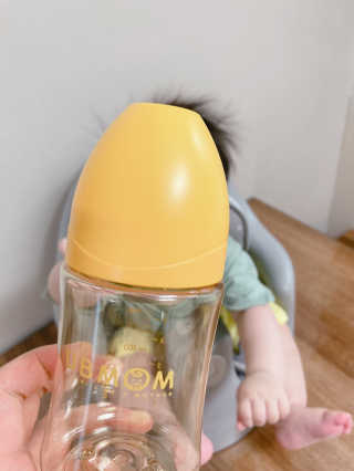 유비맘 PPSU 젖병 노꼭지_200ml_컬러 랜덤 발송 — 4.5점을 준 리뷰어가 2020년 6월 올린 사용 사진