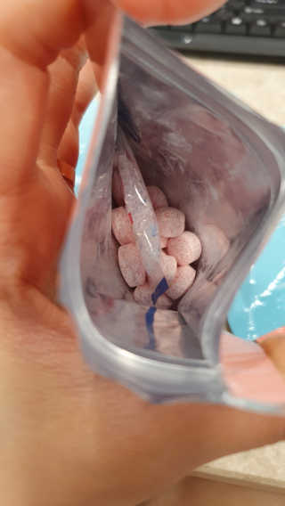 입 냄새 완화에 도움을 주는 에티켓 캔디 복숭아맛 앳캔디 — 4.5점을 준 리뷰어가 2020년 12월 올린 사용 사진