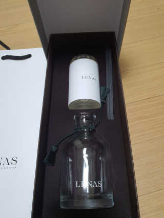 레나스 프리미엄 아로마 디퓨저 200ml  [1SET] — 4.5점을 준 리뷰어가 2020년 6월 올린 사용 사진
