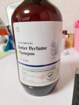 달리프 베러 퍼퓸 샴푸 1000ml 레이니데이 or 일랑로즈 — 5점을 준 리뷰어가 2020년 11월 올린 사용 사진