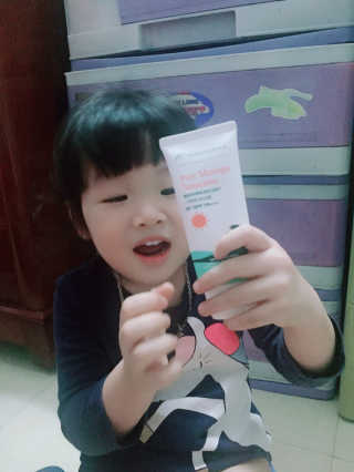 fermierpapa 모 링가 무기질 차 에센스 자외선 차단제 SPF50 + PA +++ 50g — 4.5점을 준 리뷰어가 2020년 12월 올린 사용 사진