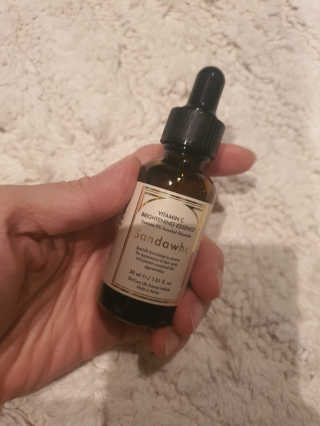 [스킨큐어] 산다화 비타민C 화이트닝 에센스 30ml — 5점을 준 리뷰어가 2020년 4월 올린 사용 사진