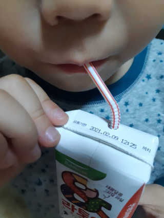 [풀무원녹즙] 어린이 과채음료, 라토앤 트로피칼 1box — 4.5점을 준 리뷰어가 2020년 10월 올린 사용 사진