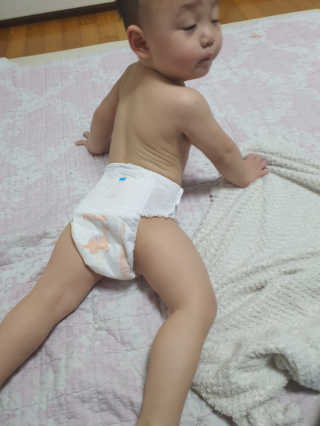 오브맘 밤 프리미엄 아기 기저귀 팬티형 밴드형 — 3점을 준 리뷰어가 2020년 11월 올린 사용 사진