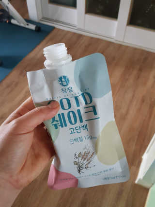 [꾸콤] 참참 OOTD쉐이크 고단백 일주일세트 50g x 5 — 5점을 준 리뷰어가 2020년 10월 올린 사용 사진