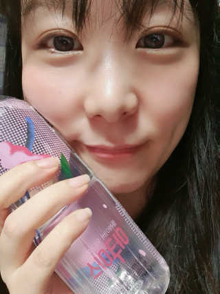 아쿠아스 플레이버워터 [아쿠아스] 제로칼로리 플레이버워터 복숭아/청포도 1BOX 20개입 — 4점을 준 리뷰어가 2020년 7월 올린 사용 사진