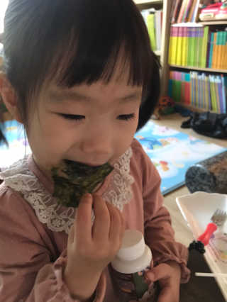 김연구가 박향희 박향희 불향솔솔 전통김 or 매운김 — 5점을 준 리뷰어가 2020년 6월 올린 사용 사진