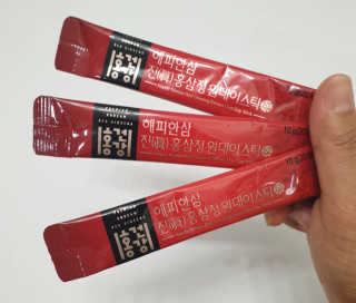 홍건강 해피한삼 진 홍삼정 원데이스틱 10g x 30포 — 5점을 준 리뷰어가 2020년 5월 올린 사용 사진