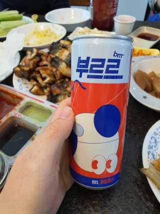 [칼로리 걱정 NO 제로칼로리 탄산음료]  부담없이 즐기는 부르르Brrr~~ 제로 콜라 — 5점을 준 리뷰어가 2020년 12월 올린 사용 사진