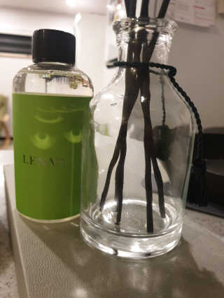 레나스 프리미엄 아로마 디퓨저 200ml  [1SET] — 2점을 준 리뷰어가 2020년 9월 올린 사용 사진