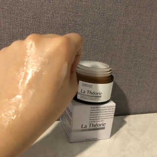 La Theorie Hydrating Ingredients | 하이드레이팅 인그레이디언츠 — 5점을 준 리뷰어가 2020년 5월 올린 사용 사진