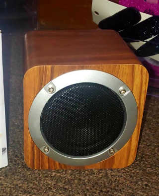 SEVIZ MINI10W 레트로 블루투스 스피커 — 4점을 준 리뷰어가 2020년 8월 올린 사용 사진