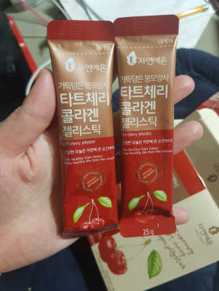 자연에온 가득담은 몽모랑시 타트체리 콜라겐 젤리스틱 — 5점을 준 리뷰어가 2020년 12월 올린 사용 사진