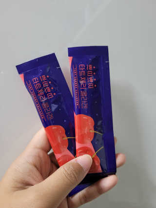 서울약사신협_쁘띠쁘띠타트체리콜라겐_20g x 14포 — 4점을 준 리뷰어가 2020년 12월 올린 사용 사진