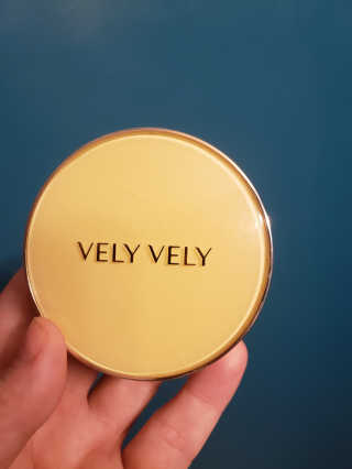 VELY VELY 아우라 허니 글로우 쿠션 — 4.5점을 준 리뷰어가 2020년 4월 올린 사용 사진