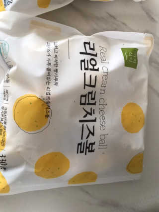 가치식탁 리얼치즈스틱, 리얼크림치즈볼 — 5점을 준 리뷰어가 2020년 5월 올린 사용 사진