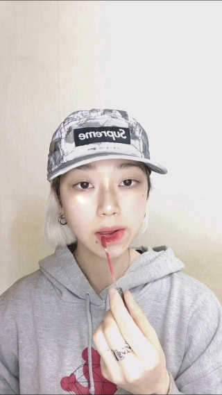 [블랙루즈] 크림 마뜨 루즈 시즌1 택1+랜덤1 — 5점을 준 리뷰어가 2020년 4월 올린 사용 사진