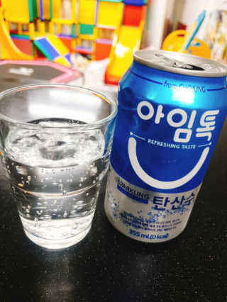 일화 아임톡 탄산수 355mlX24캔 + 보냉팩 증정이벤트 — 5점을 준 리뷰어가 2020년 5월 올린 사용 사진