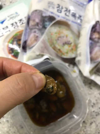 바다는다웰빙이다 완도사랑 전복죽 250g - 2팩 + 전복장조림 2팩 — 4점을 준 리뷰어가 2020년 8월 올린 사용 사진