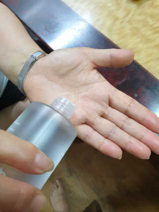 언더텐 바다포도 수분토너 — 5점을 준 리뷰어가 2020년 6월 올린 사용 사진