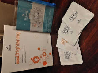트리티스 [Treatis] Facial Sheet Mask — 5점을 준 리뷰어가 2020년 11월 올린 사용 사진