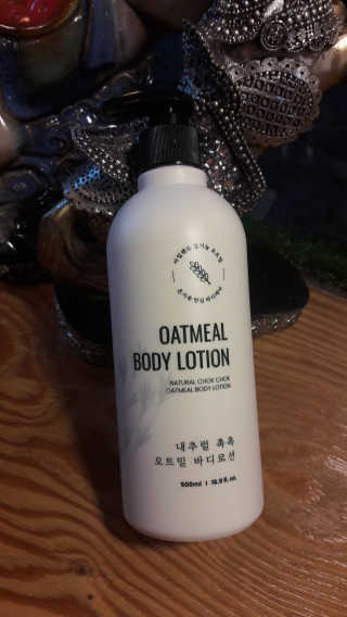 (주)에네스티 내추럴 촉촉  오트밀 바디로션 500ml — 5점을 준 리뷰어가 2020년 4월 올린 사용 사진